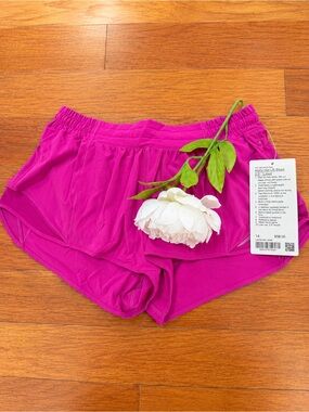 ⭐ Lululemon Hotty Hot Low-Rise 2.5” Shorts NWT Pink Size 14